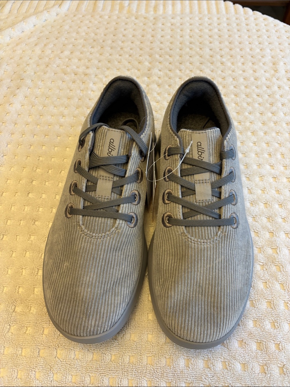 Allbirds Runner 2, corduroy, US size 9
New